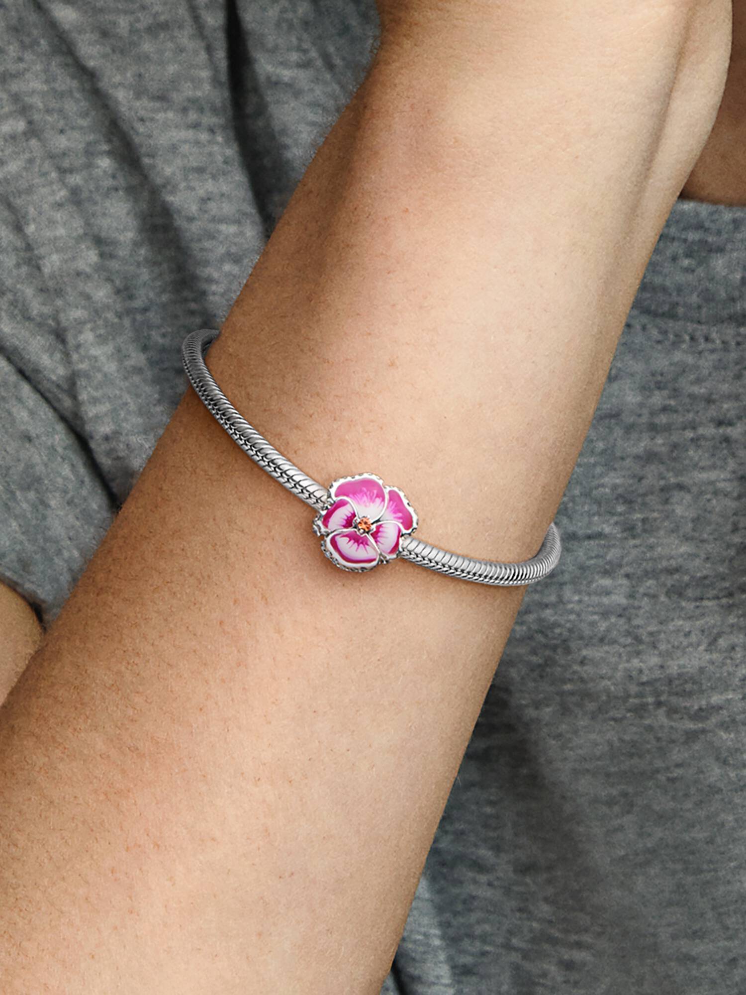 Rózsaszín árvácska charm