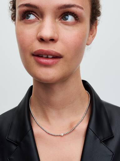 Kezelt édesvízi tenyésztett gyöngy és fémgyöngyök collier nyaklánc