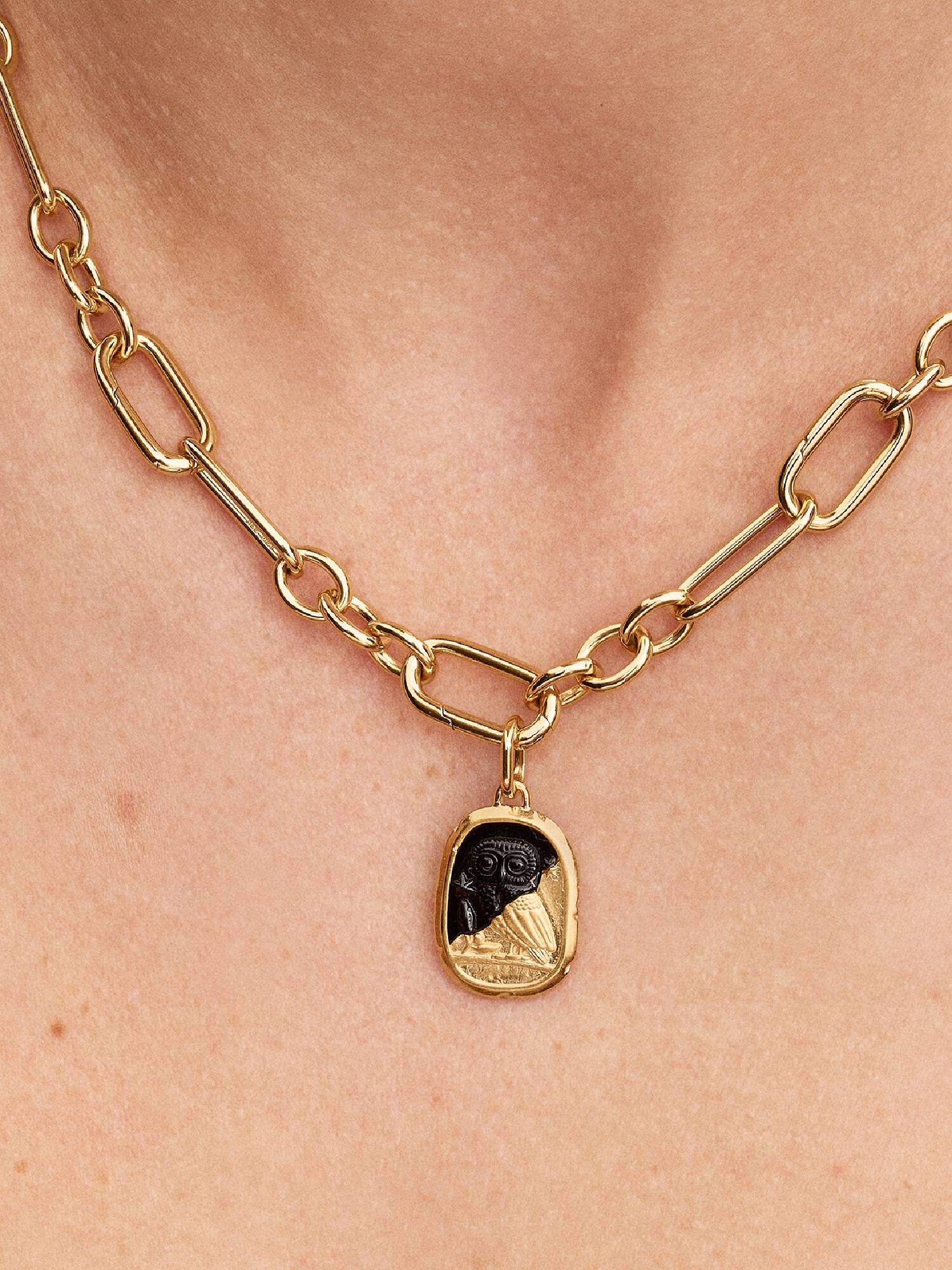 Bagoly medál charm