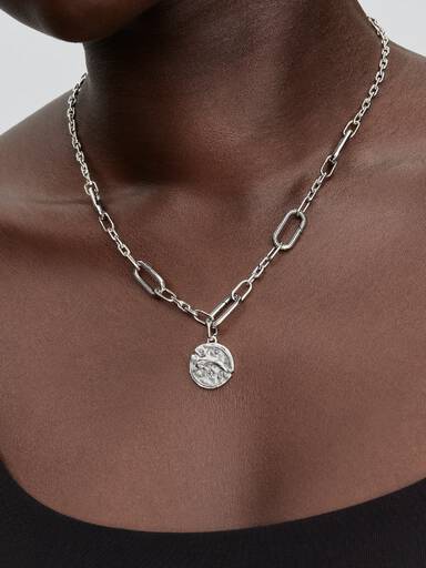 Delfin medál charm