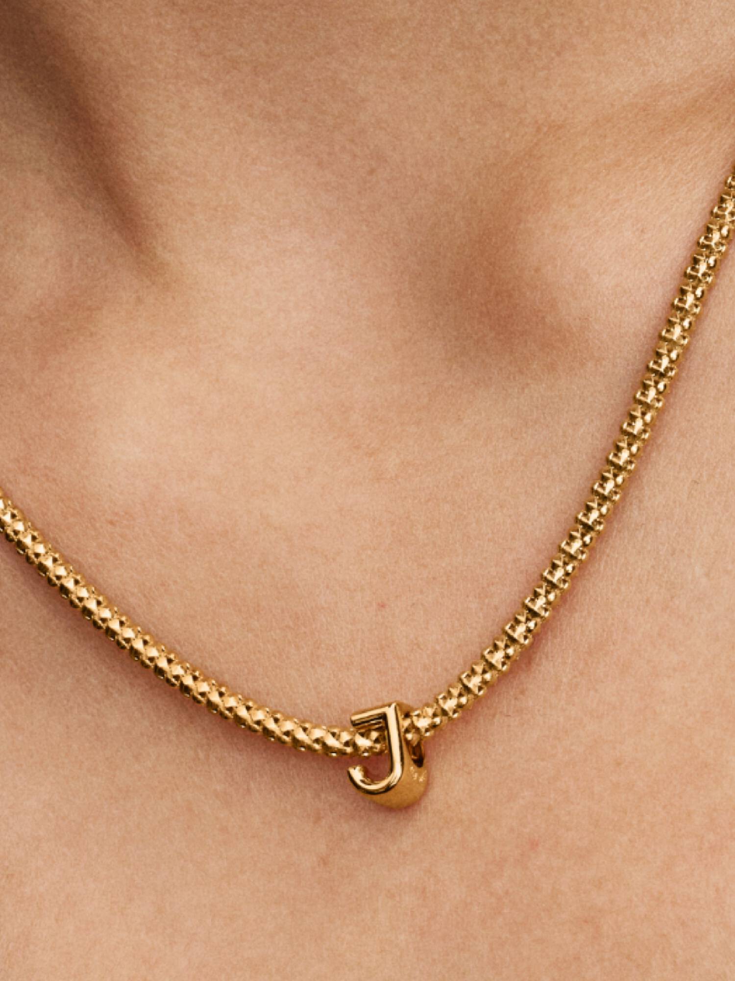 "J" betű charm