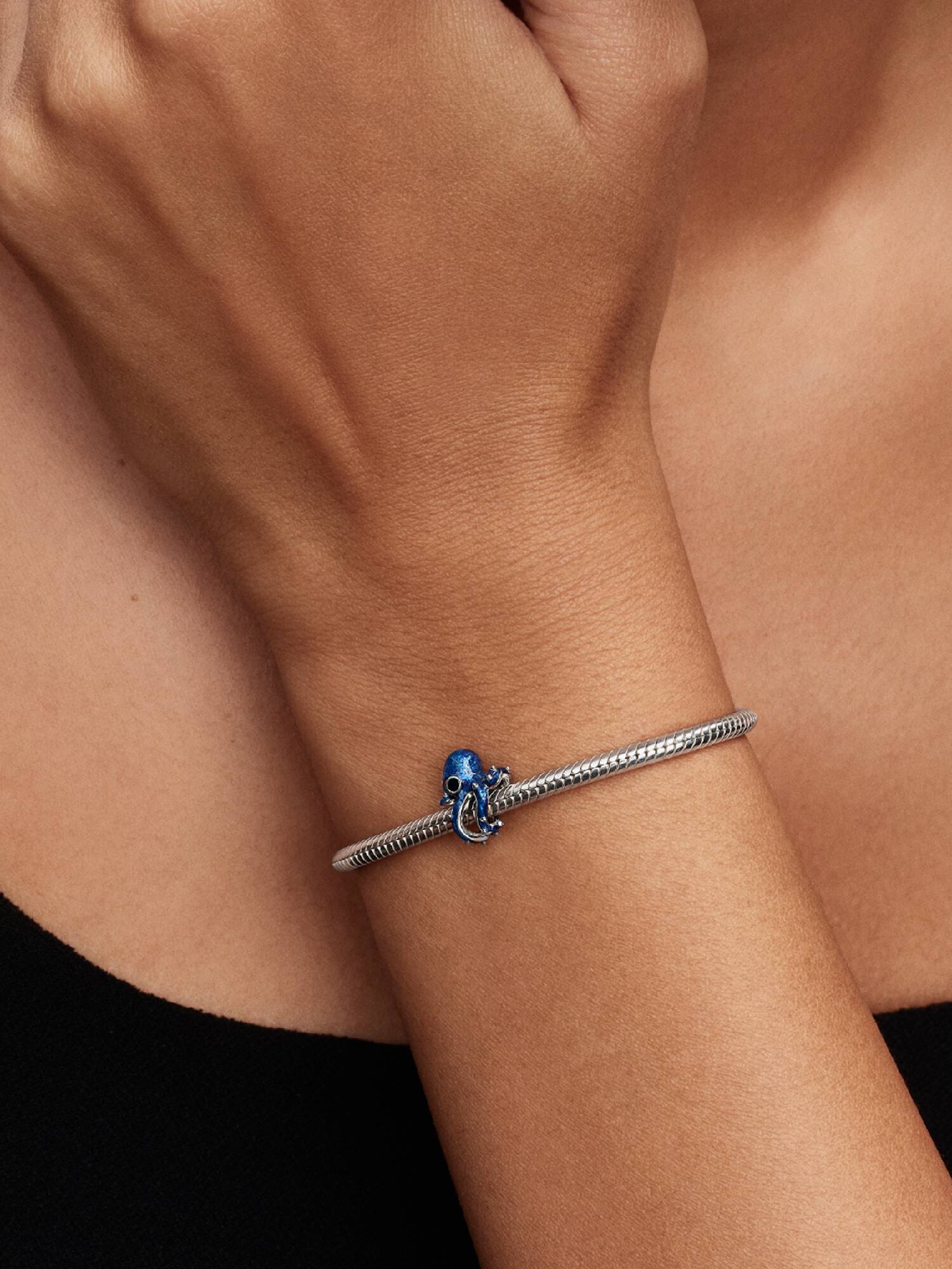 Kék polip charm