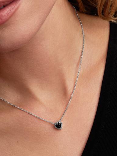 Kiemelt szív collier nyaklánc