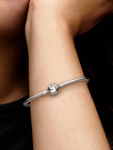 Logó kapcsos karperec