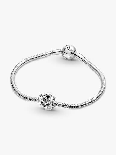 Örökké család körülölelt szív charm