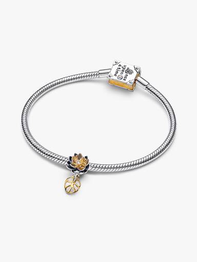 Disney Princess Tiana charm tavirózsával és laboratóriumban növesztett gyémánttal