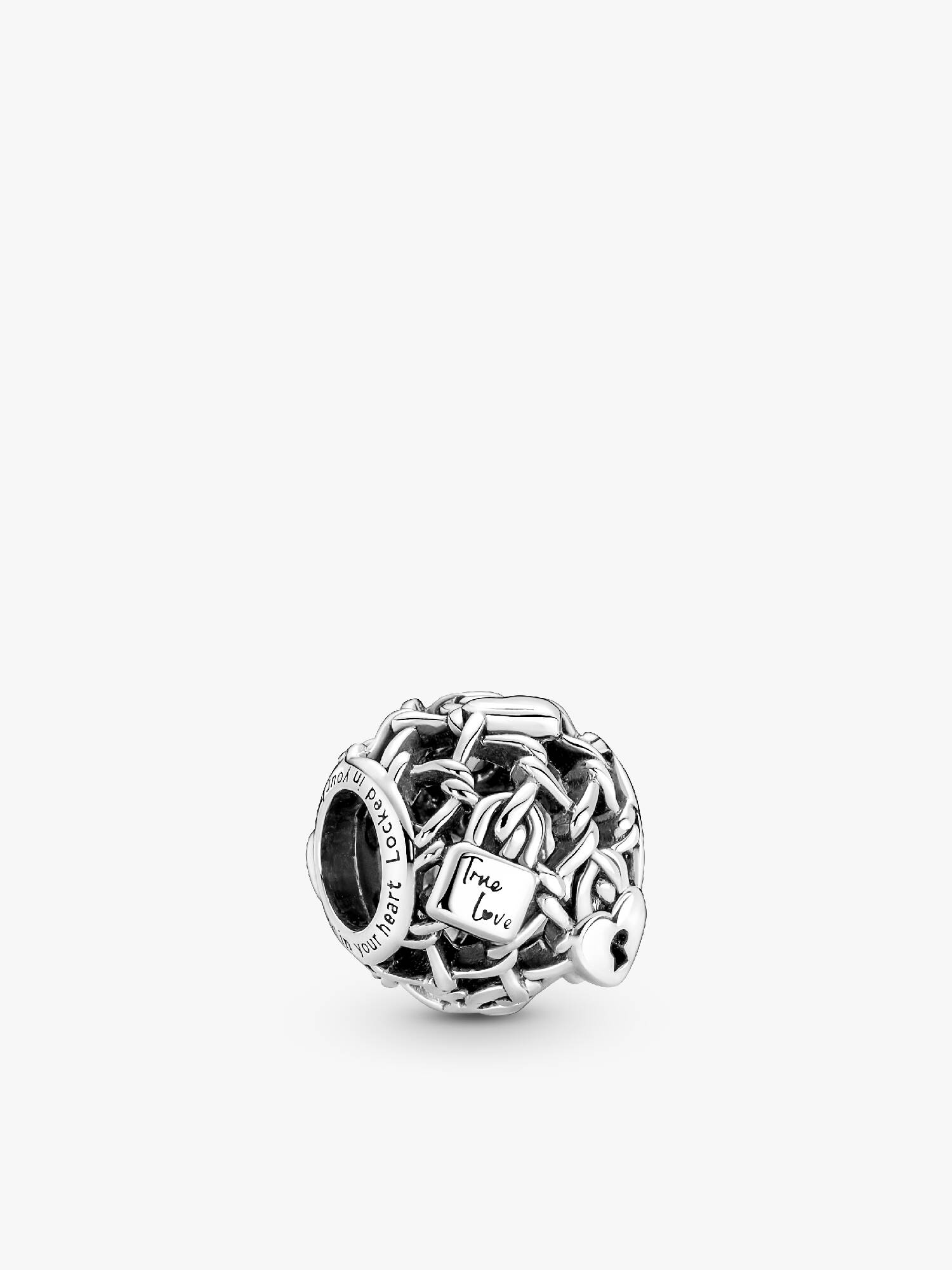 Áttört láncos lakat charm
