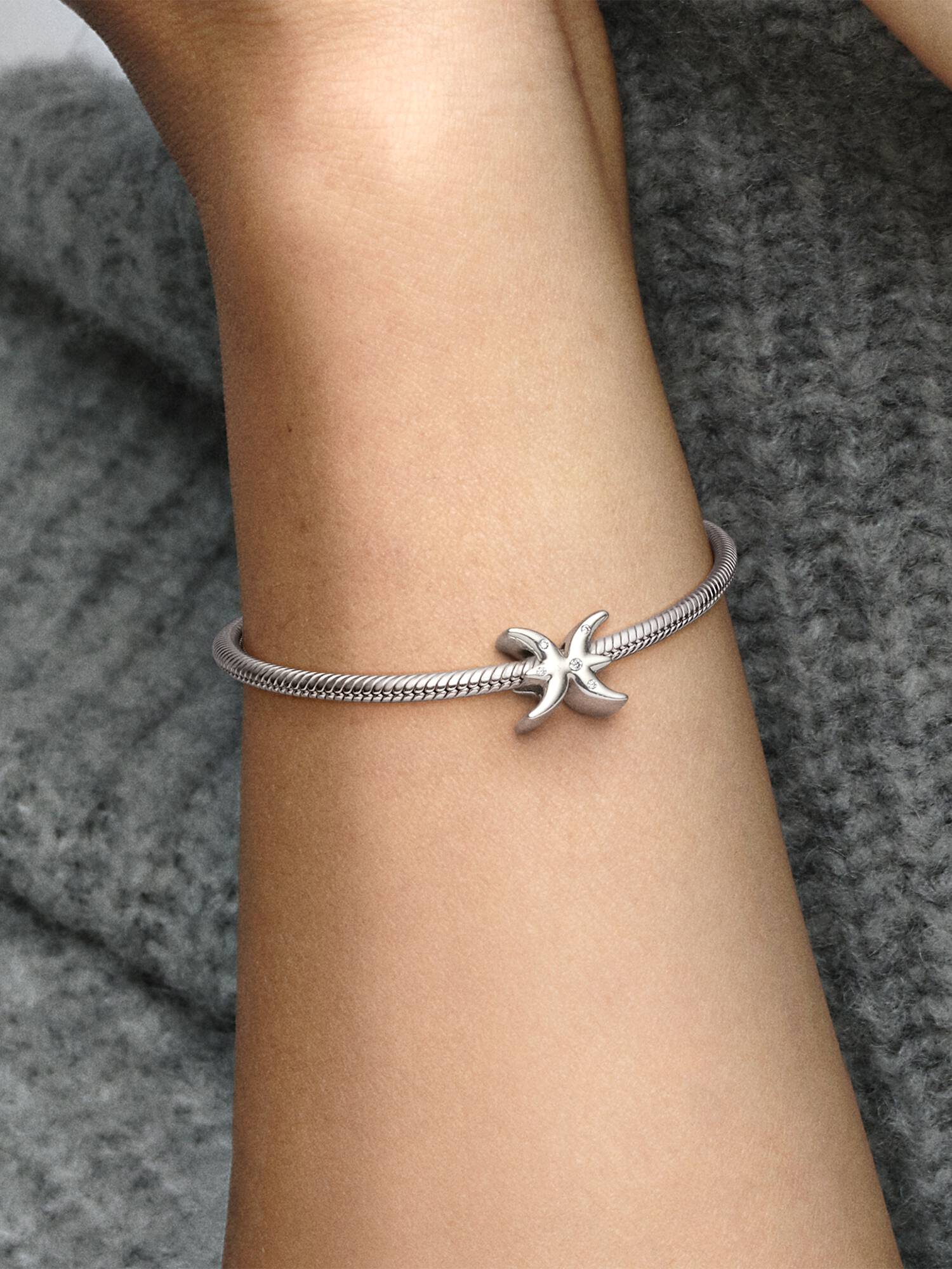 Szikrázó Halak csillagjegy charm