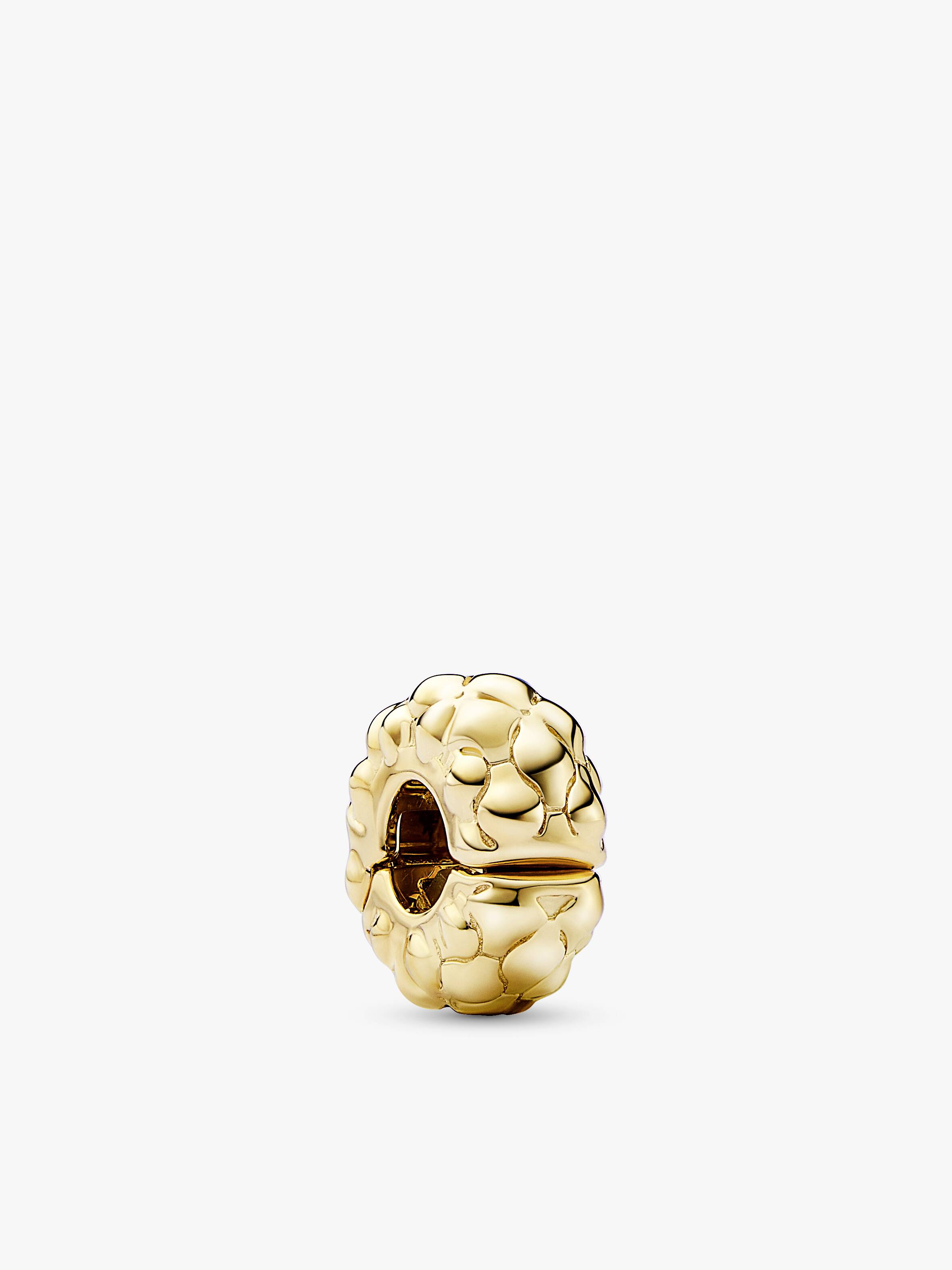 Szegecselt klip charm