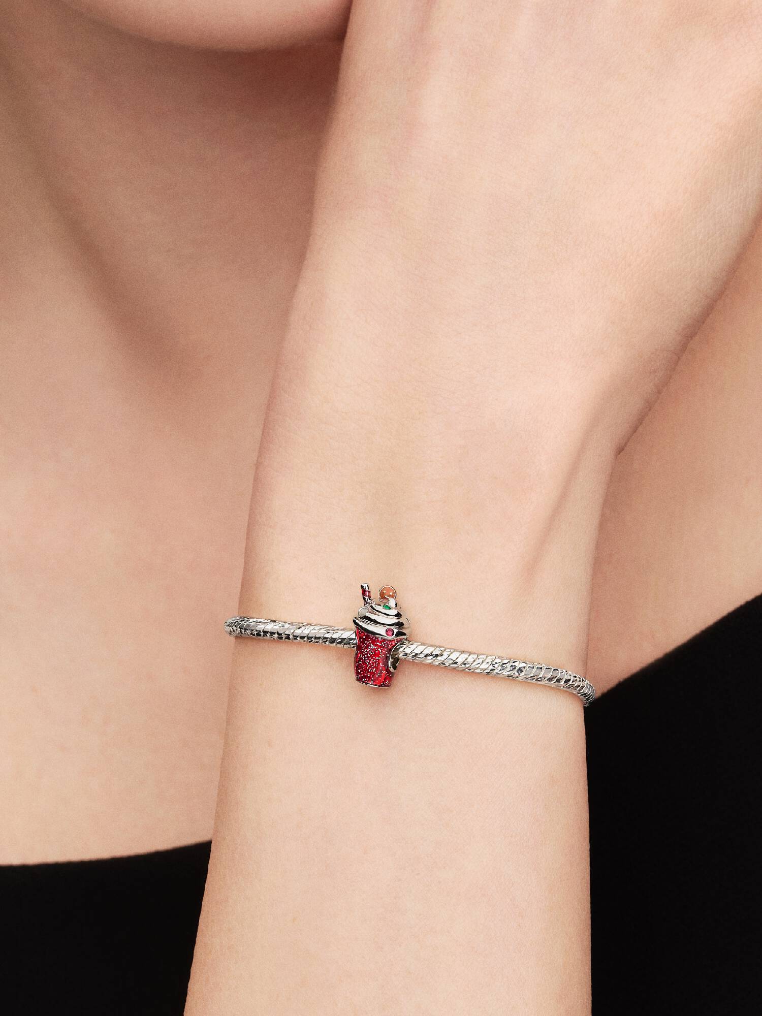 Mézeskalács ital charm