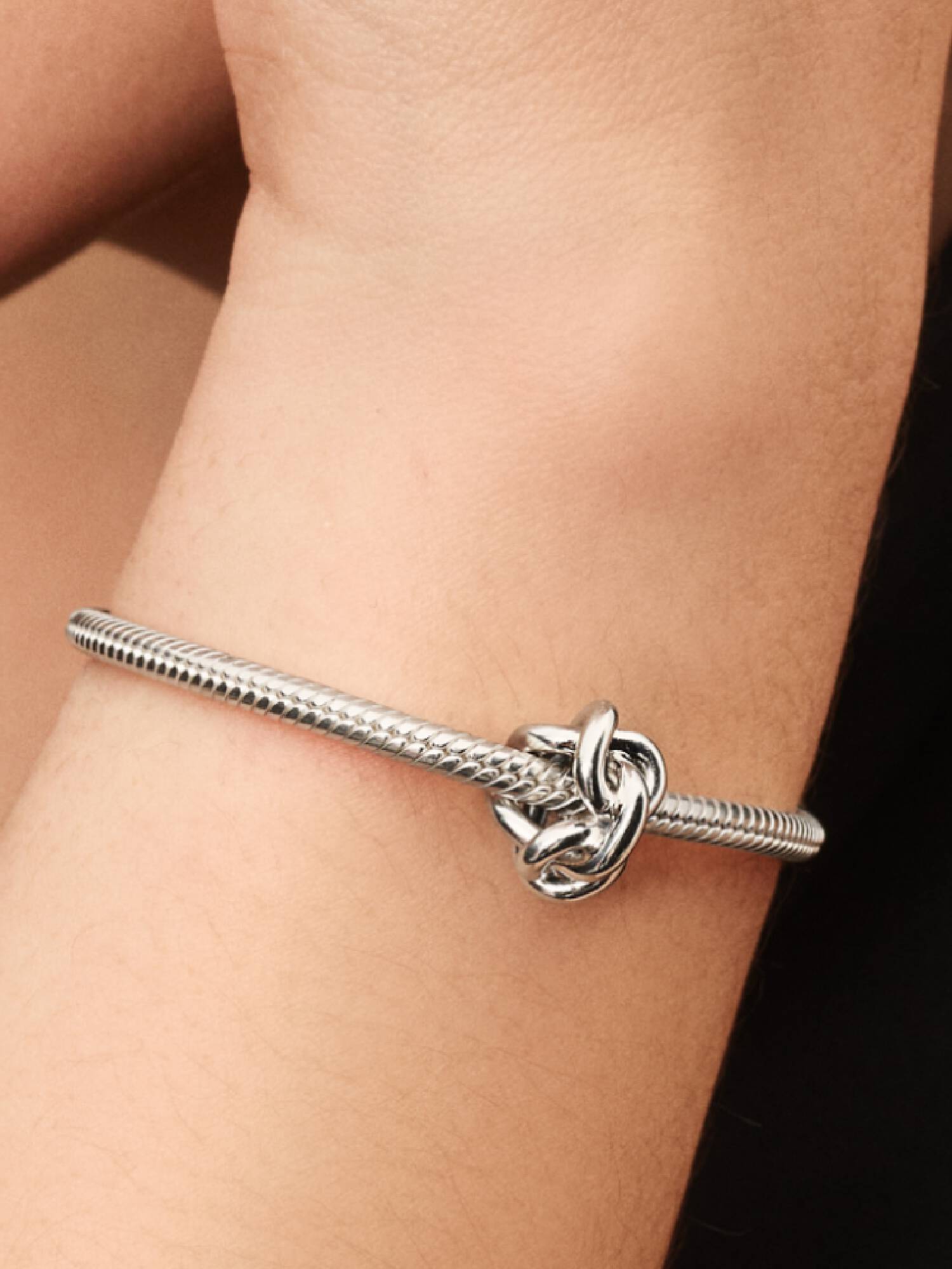 Végtelen csomó charm