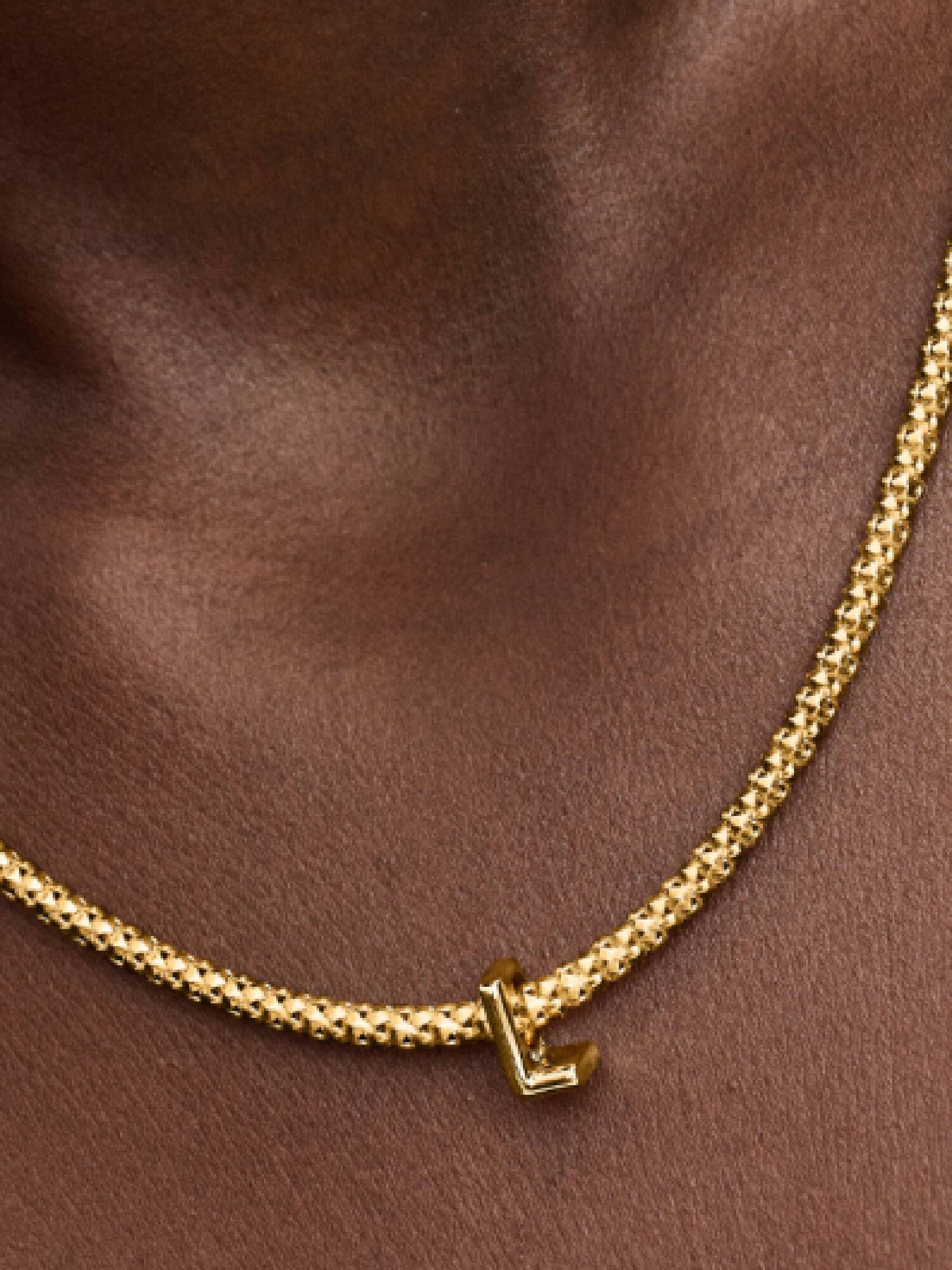 "L" betű charm