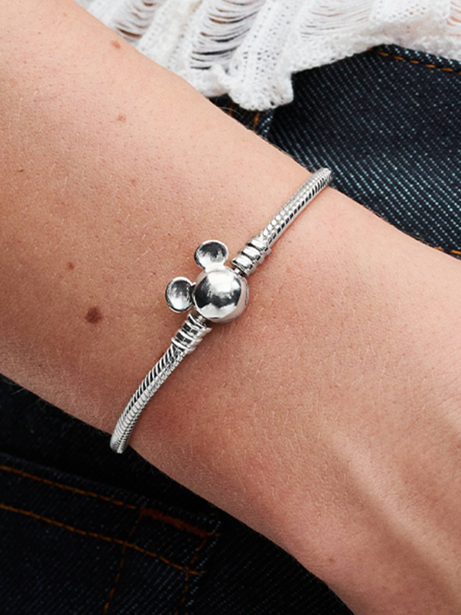 Disney Mickey egér kapcsos Moments kígyólánc karkötő