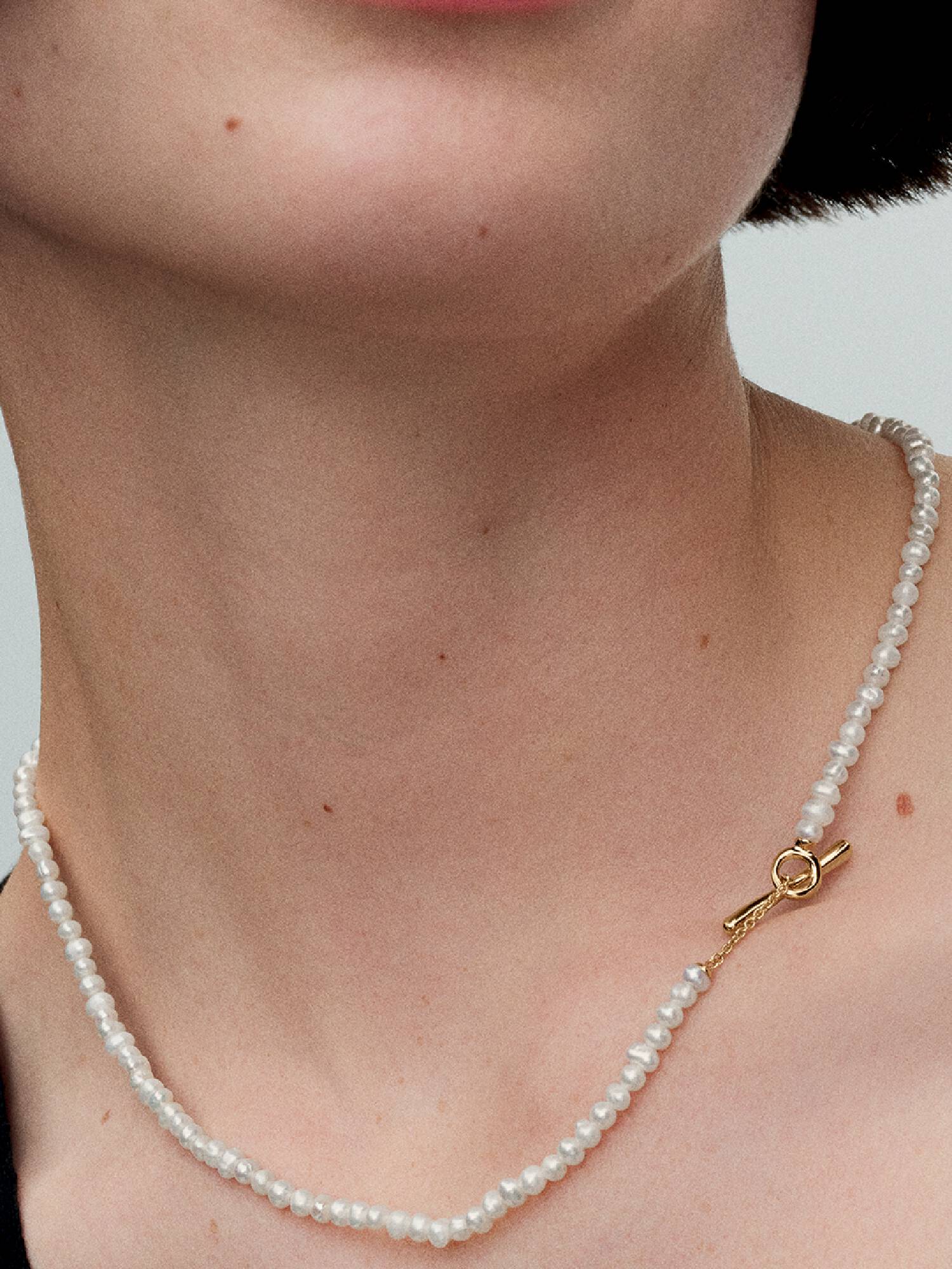 Kezelt édesvízi tenyésztett gyöngyök T-kapcsos collier nyaklánc