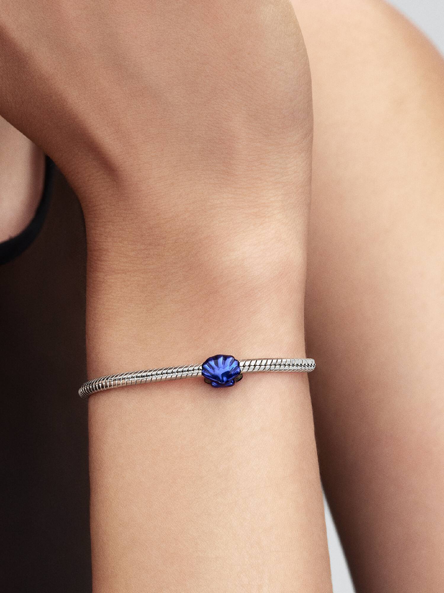 Kék kagyló mini charm