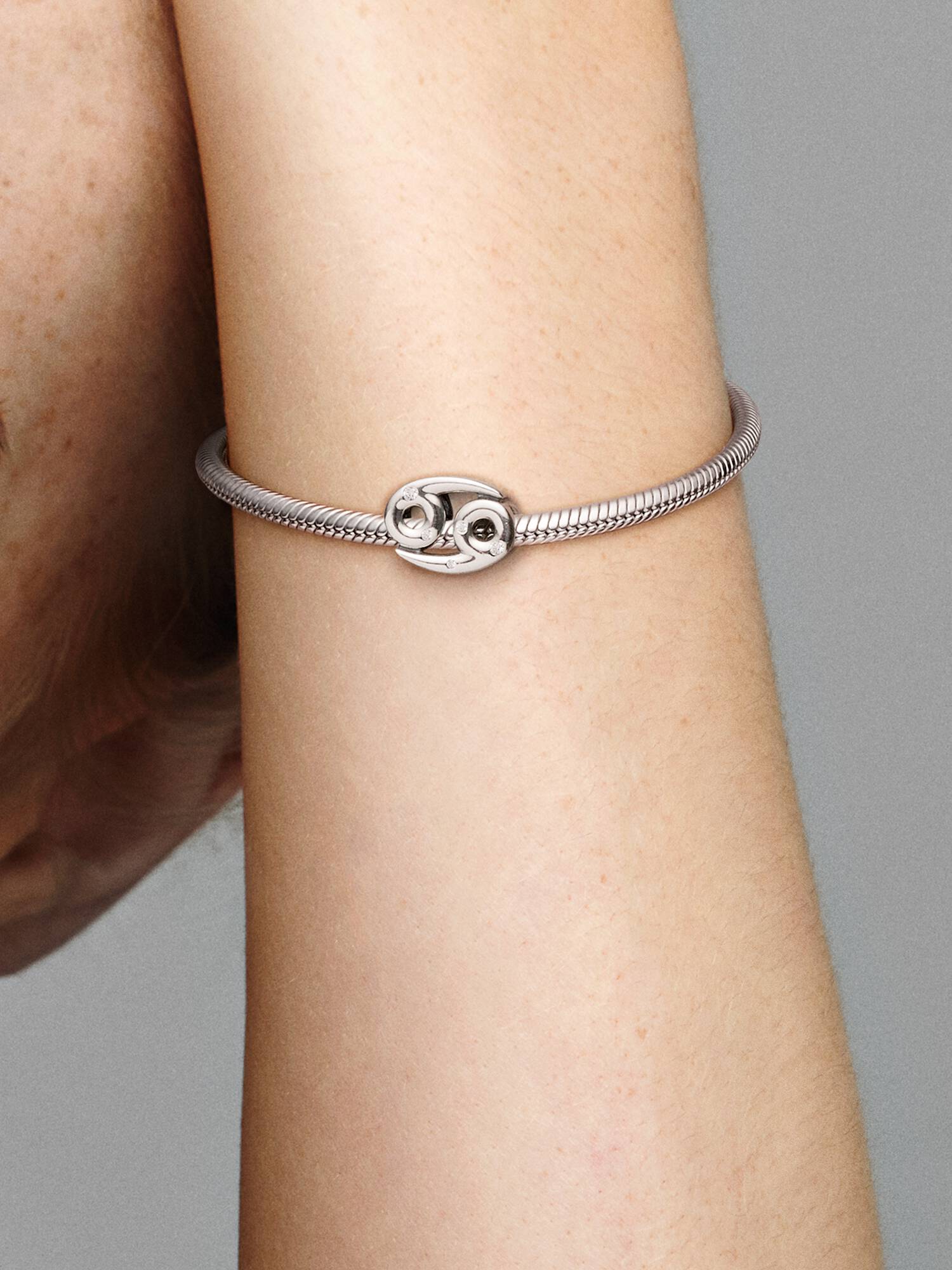Szikrázó Rák csillagjegy charm