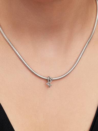 Tulipán áttört charm