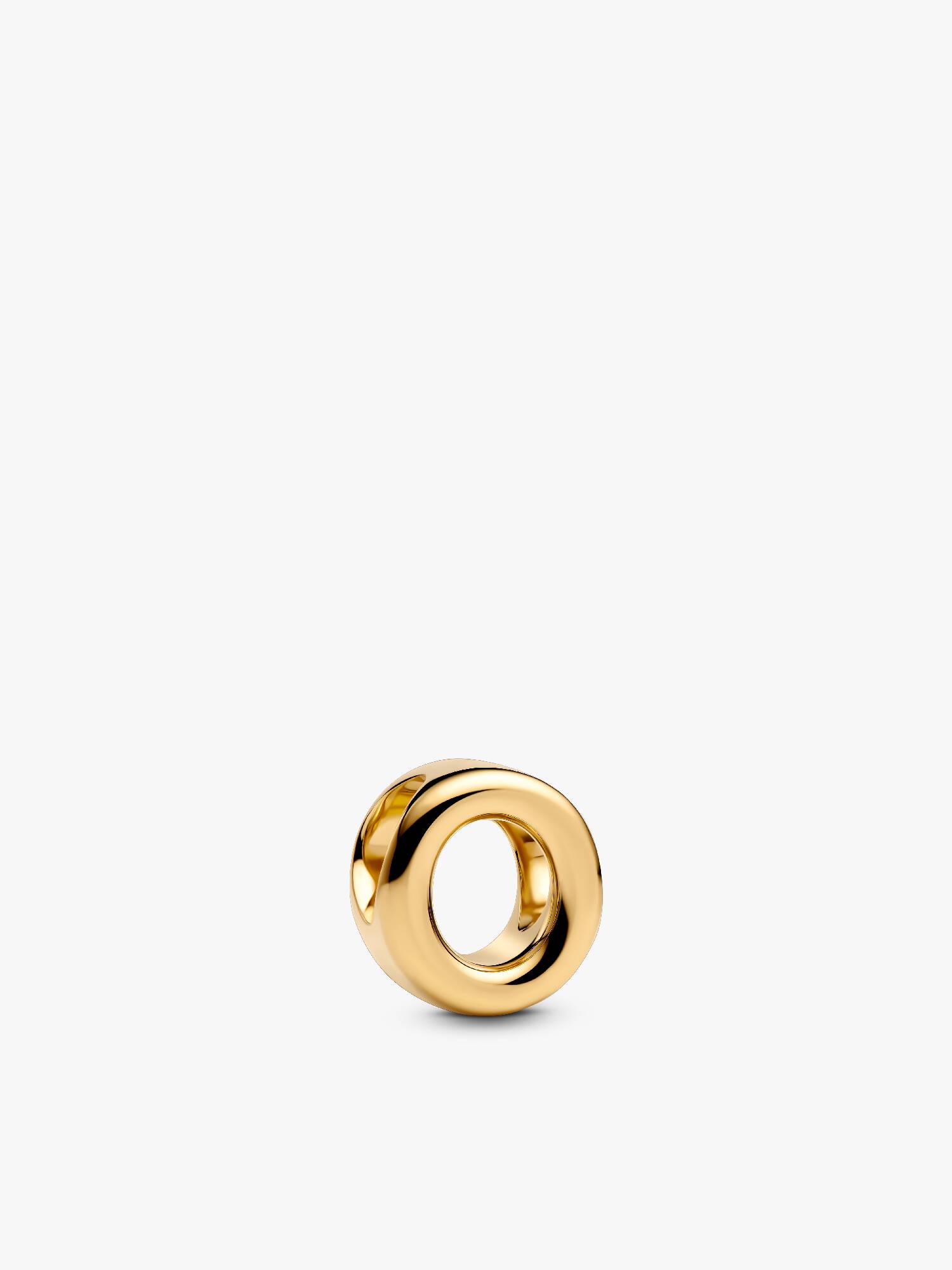 "O" betű charm
