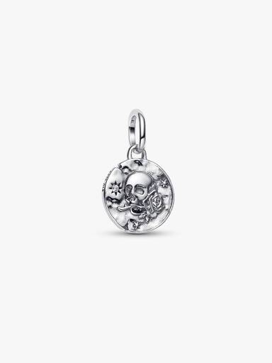 Koponya medál charm