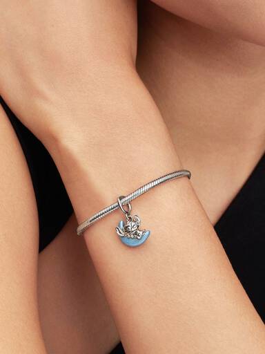 Disney Stitch foszforeszkáló hold függő charm