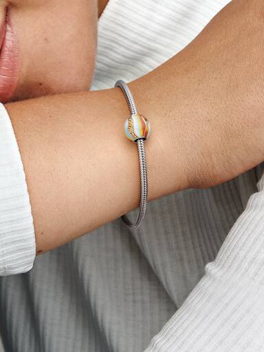 Jupiter bolygó csillogó charm