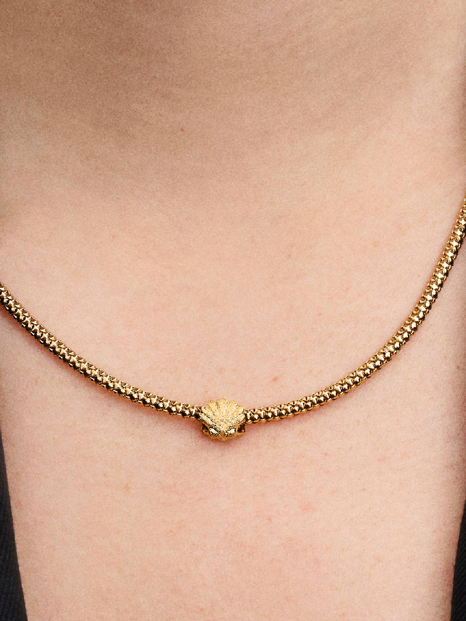 Texturált kagyló mini charm