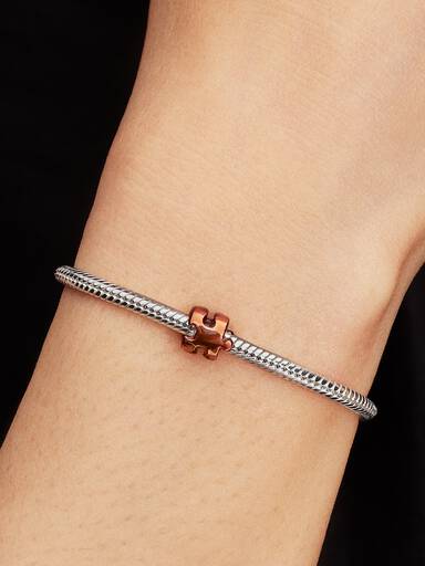 Narancssárga puzzle-darab mini charm