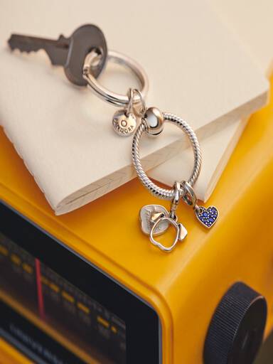 Pandora Moments Charm kulcskarika