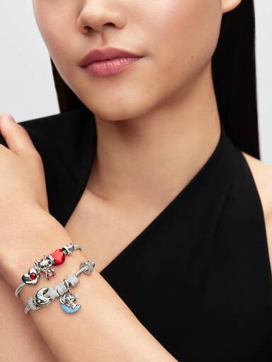 Disney Stitch foszforeszkáló hold függő charm