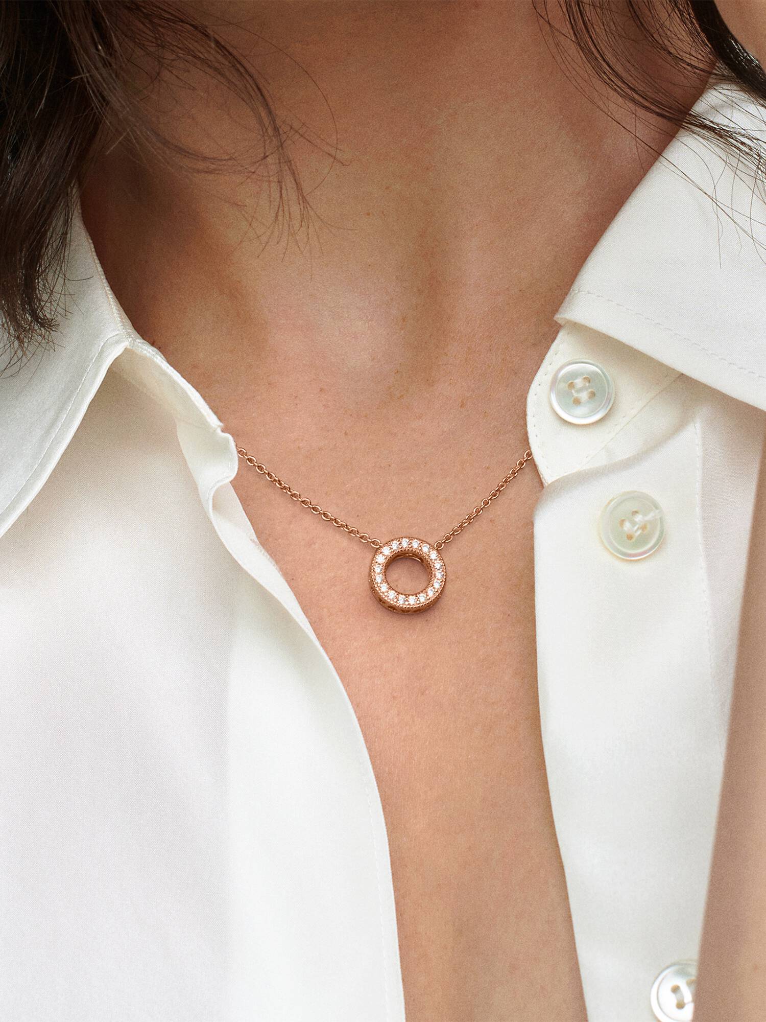 Pandora logó pavé karika collier nyaklánc