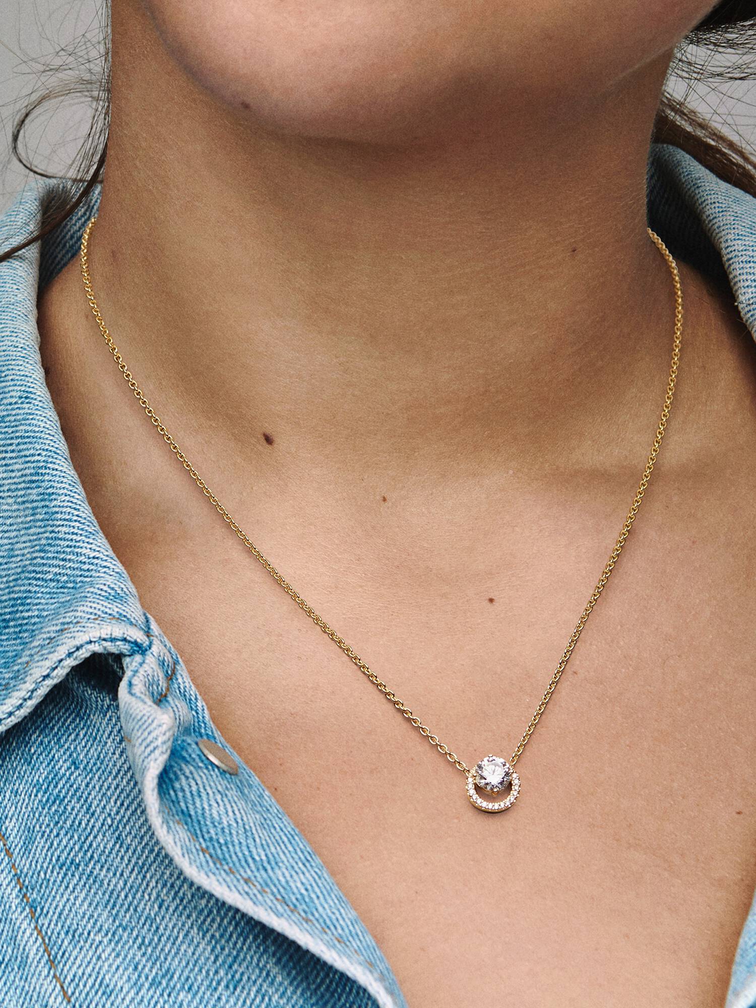Szikrázó kerek glória medálos collier nyaklánc