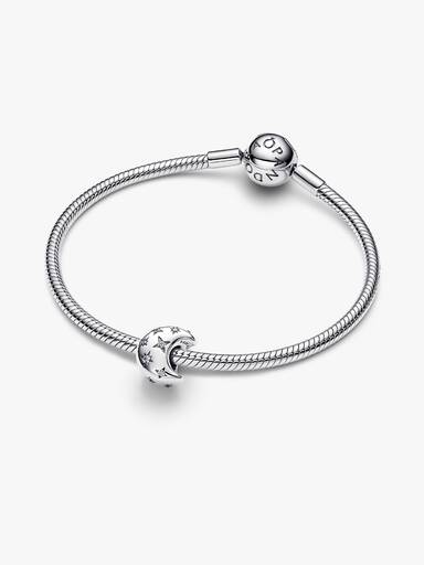 Sarlóhold charm