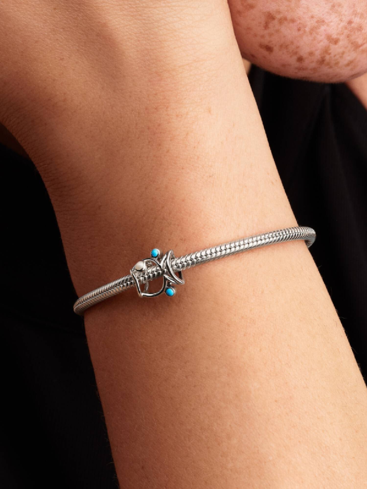 Áttört hal charm
