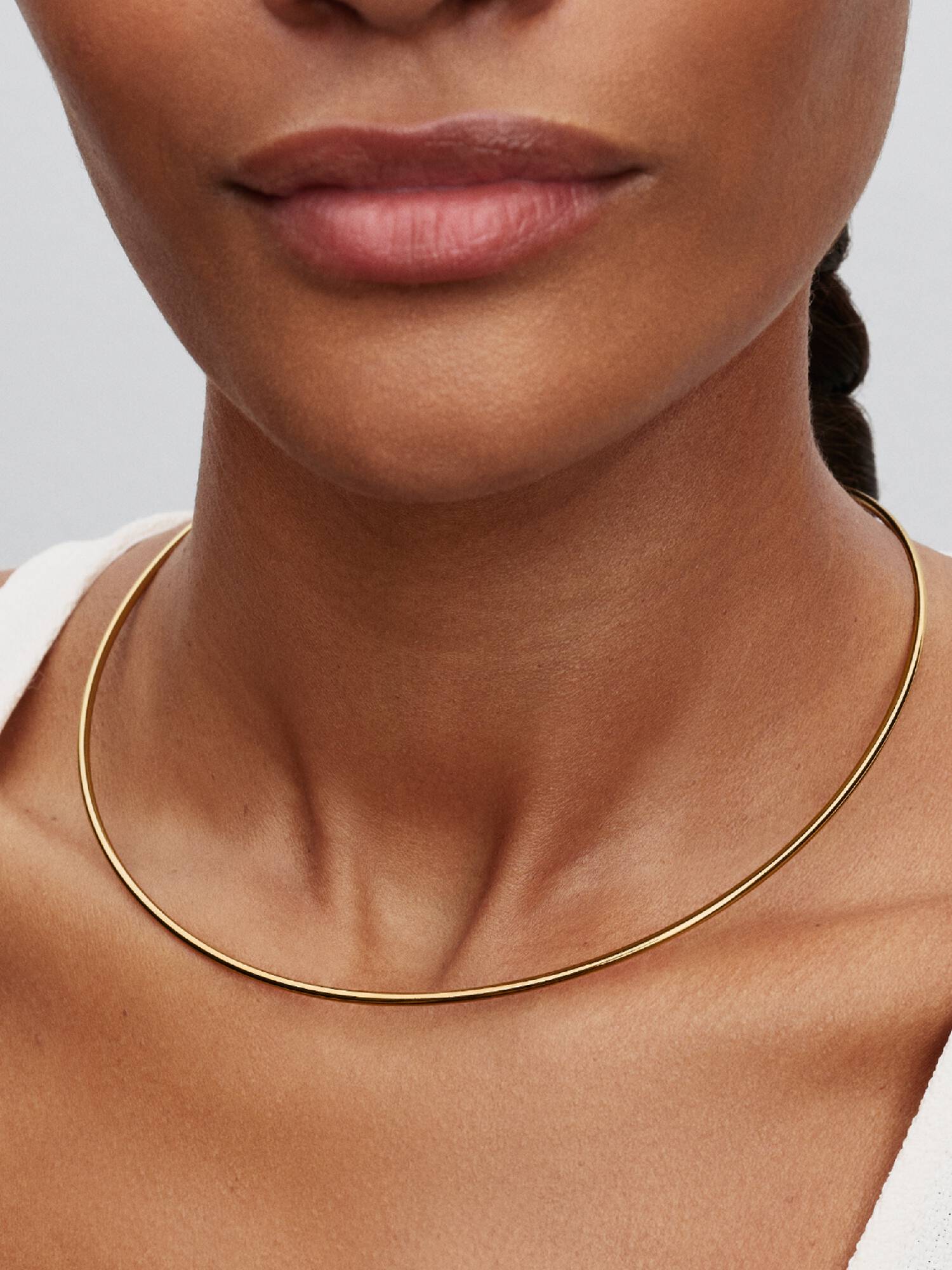 Csőszerű choker nyaklánc