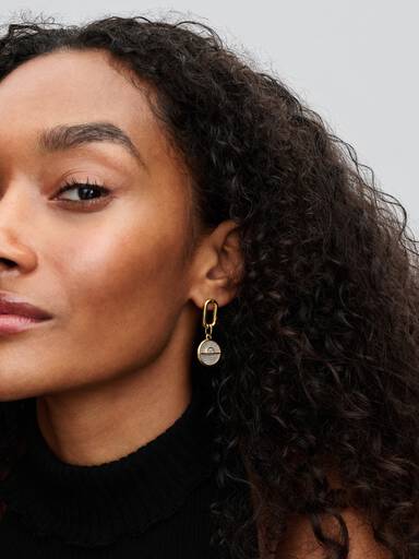 Napfelkelte medál charm