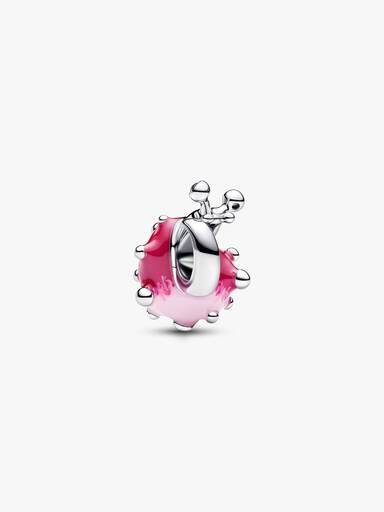 Rózsaszín csiga charm